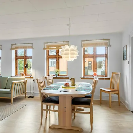 3 Bedroom Cozy In Rudkobing Hébergement de vacances Spodsbjerg