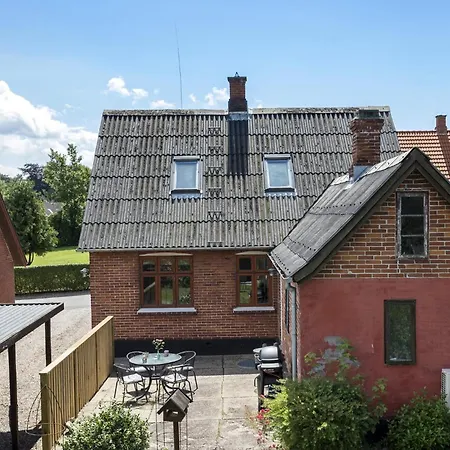 3 Bedroom Cozy In Rudkobing Ferienhaus *